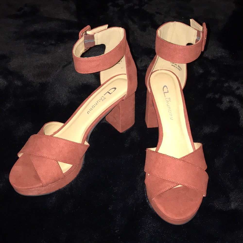 🏮CL Burnt Orange Heels🏮